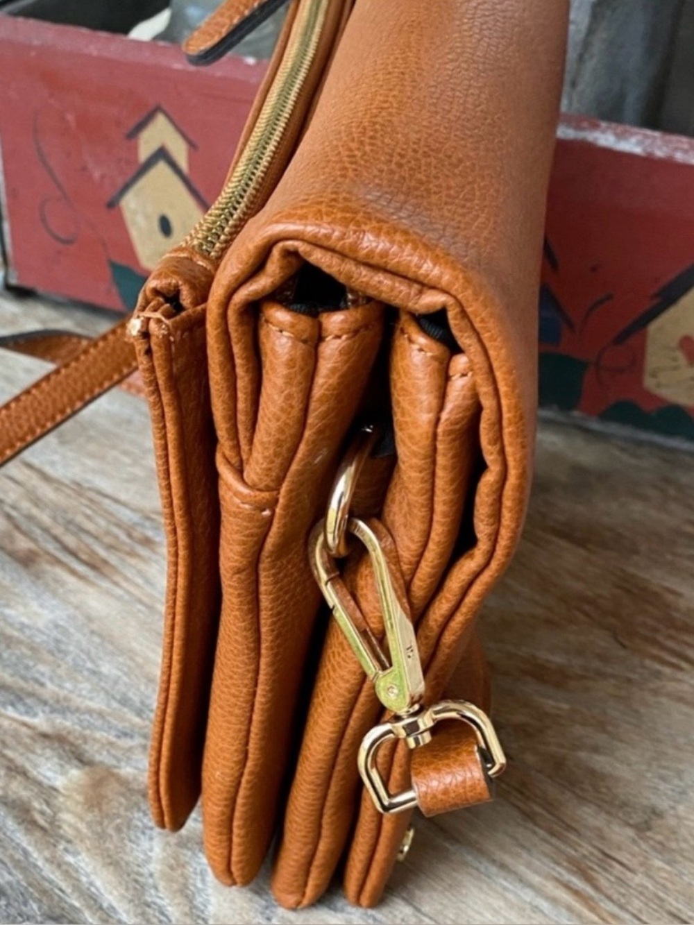 Street Level Tan Leather Crossbody Bag - Picture 5 of 12
